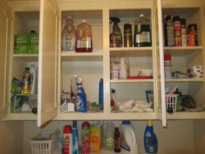 lot 33 image: WASH ROOM LOT INCLUDING ALL CONTENTS OF CABINETS AND ROOM AS SHOWN