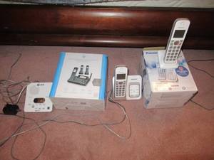 lot 55 image: ATT&T HANDSET CONNECT TO CELL SYSTEM WITH SMART CALL BLOCKER AND PANASONIC CORDLESS TELEPHONES AND ANAWERING MACHINE MODEL# KX-TGD533