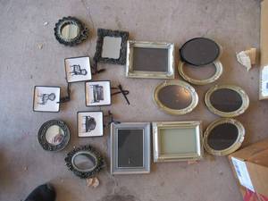 lot 86 image: PICTURES FRAMES AND WALL DECOR