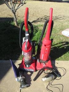 lot 95 image: DIRT DEVIL PRO POWER VACUUM, DIRT DEVIL FEATHERLITE VACUUM, EUREKA COPPERHEAD VAC AND VINTAGE HAMILTON BEACH HAND VAC