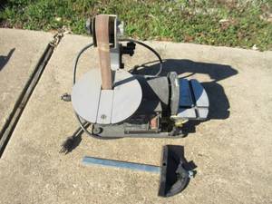 lot 100 image: DREMEL DISCBELT SANDER MODEL# 1731