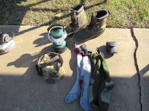 lot 108 image: TIMBER WOLF HUNTING BOOTS SIZE 11, 2 PAIR UNUSED BATTERY OPERATED SOCKS, NIKON BINOCULARS, LANTERN AND HUNTING HAT WITH EAR FLAPS