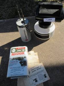 lot 109 image: BURGESS WETDRY INSECT FOGGER MODEL# F-960 WITH ACCESSORIES