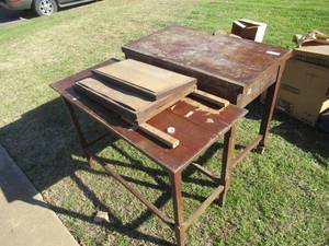 lot 115 image: ANTIQUE MIRRORED VANITY 34 X 19 X 30 AND VINTAGE TABLE 39 X 18 X 26