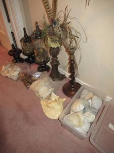 lot 159 image: WOODEN CANDLESTICK, SHELL HOLDERS AND SHELLS