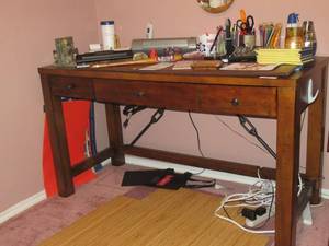 lot 163 image: SOLID WOOD DESK WITH 3 DRAWERS AND CONTENTS 54 X 23 X 30