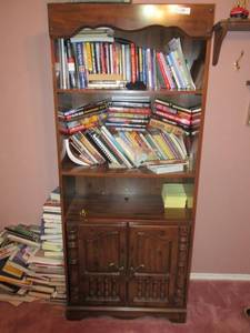 lot 172 image: SOLID WOOD BOOKCASECABINET WITH BOOKS 30 X 15 X 71