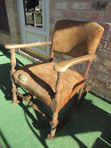 lot 175 image: ANTIQUE ROCKING CHAIR