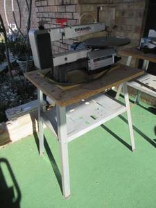 lot 183 image: DREMEL 16 2-SPEED SCROLL SAW MODEL# 1672 ON METAL STAND 24 X 20 X 31
