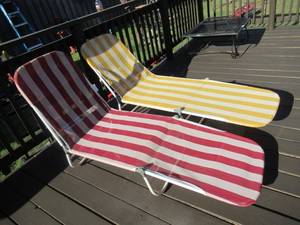 lot 187 image: 2 CHAISE LOUNGE DECK CHAIRS