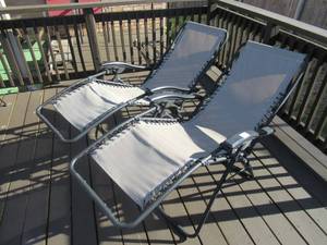 lot 189 image: 2 CHAISE LOUNGE DECK CHAIRS