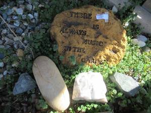 lot 198 image: GARDEN STONES, PLANTERS, 2 FLEX HOSES WITH SPRAY NOZZLES, GARDEN HOSES AND MORE