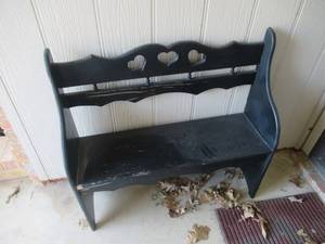 lot 216 image: WOOD ENTRY BENCH 36 X 12 X 35, WALL ART AS SHOWN