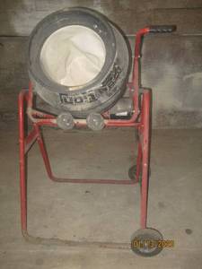 lot 7 image: RED LION MIXER
