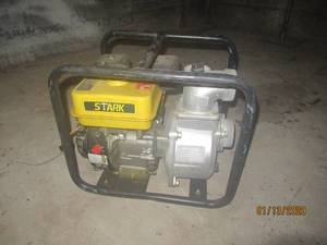 lot 8 image: STARK SEMI TRASH WATER PUMP