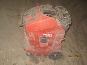 lot 21 image: HILTI VACUUM CLEANER
