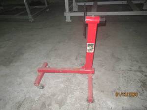 lot 28 image: PITTSBURGH HEAVY DUTY&nbsp 12 TON ENGINE STAND&nbsp