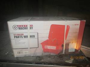 lot 38 image: NEW IN BOX CENTRAL MACHINERY 6.5 GALLON PARTS WASHER 62743