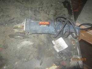 lot 44 image: RYOBI 4-12 ANGLE GRINDER AG451