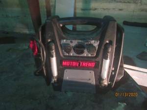 lot 47 image: MOTOR TREND POWERHOUSE PLUS JUMPSTARTERAIR COMPRESSORWORK LAMPDC12V POWER UNIT