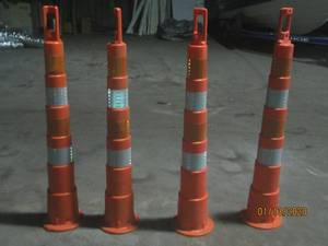 lot 98 image: REFLECTIVE CHANNELIZER CONES