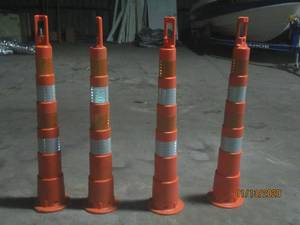 lot 101 image: REFLECTIVE CHANNELIZER CONES