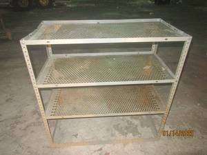 lot 82 image: METAL SHELF