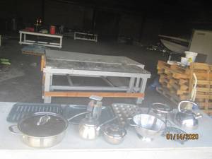 lot 147 image: STAINLESS STEEL POTS AND PANS 11PC