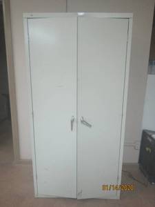 lot 186 image: HON 2-DOOR STORAGE CABINET