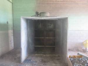 lot 207 image: PAINT BOOTH