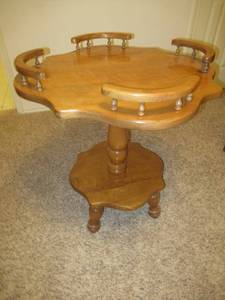 lot 11 image: VINTAGE SOLID PLAIN SLICED CHERRY LAMP TABLE 28 28 X 28