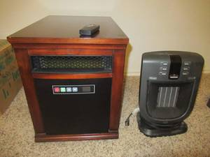 lot 18 image: TWINSTAR PORTABLE HEATER WITH REMOTE AND DeLONGHI CERAMIC TECHNOLOGY HEATER