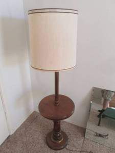 lot 28 image: VINTAGE RETRO WOOD LAMP STAND 57 TALL