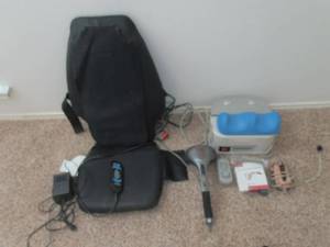 lot 34 image: HOMEDICS SITTING BACK MASSAGER, HOMEDICS PERCUSSION MASSAGER WITH HEAT, ELECTRIC VIBRATONE AND EVERGAIN WITH VIBRATING HEAT