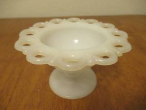 lot 47 image: MID CENTURY MILK GLASS  CANDY DISH