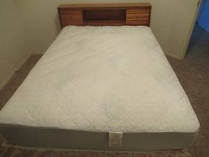 lot 65 image: VINTAGE SOLID MAPLE WOOD CIRCA 60S FULL SIZE HEADBOARDBED 55 X 36 MATCHES LOT 66