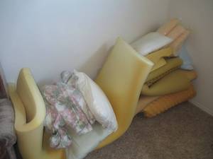 lot 72 image: ASSORTED MATTRESS TOP, EGGSHELLS AND MEMORY FOAM TOPS