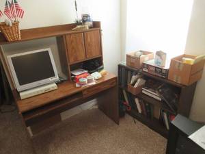 lot 102 image: COMPUTER DESK 42 X 20 X 29 TOPS ANOTHER 24 ALL CONTENTS AND BOOK SHELF WITH CONTENTS