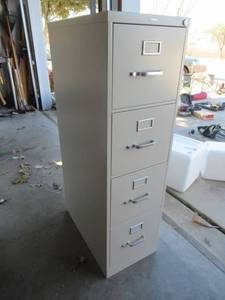 lot 109 image: HON METAL 4 DRAWER FILING CABINET