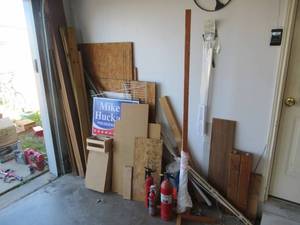 lot 110 image: LARGE ASSORTMENT OF WOOD IN ALL DIFFERENT SIZES