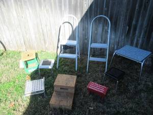 lot 114 image: 2 FOLDING STEP LADDERS, STAND, 2 STEP STOOLS, GARDEN TOTE STOOL, LITTLE GIANT LADDER WORK PLATFORM, SMALL STEP STOOL AND HOMEMADE STEPS