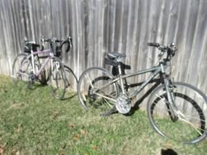 lot 127 image: TREK ALPHA ALUMINIUM 7 SPPED BICYCLE WITH CAT EYE LIGHT AND FUJI FINEST 2.0 FC-990 BONDED CARBON FRAME WITH CAT EYE LIGHT