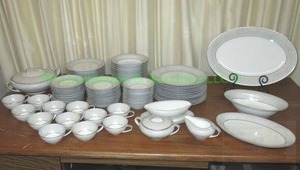 lot 4 image: Noritake china pattern 5590 Sabrina complete 12 person serving 93 piece set, no chips or cracks