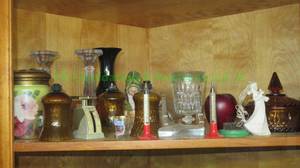 lot 41 image: Assorted glass and other collectibles