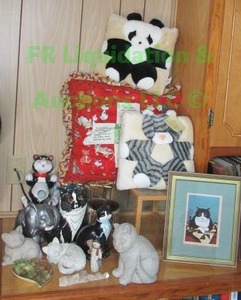 lot 46 image: Assorted Cat collectibles and more as shown