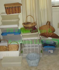 lot 75 image: Assorted plastic storage containers with lids and assorted baskets