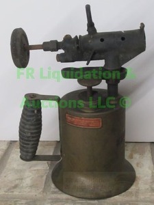 lot 85 image: Vintage Fulton hand torch
