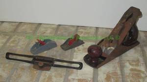 lot 78 image: Vintage hand wood planes