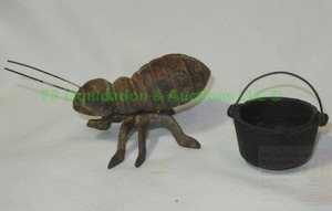 lot 167 image: Solid cast iron ant (3.5 long) & mini cast iron pot
