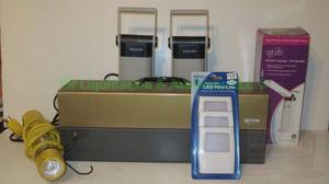 lot 123 image: Ott-Lite folding task light (3), Smith Victor GL-43 utlity lamp and more